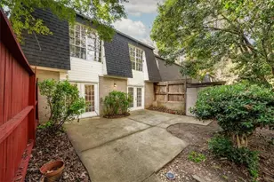 5490 Chemin De Vie, Atlanta, GA 30342 - Photo 28