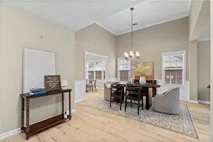 609 Grand Ashbury Ln, Sugar Hill, GA 30518 - Photo 4