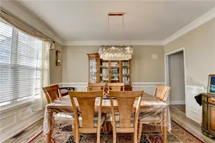 3925 Suwanee Bend Dr, Suwanee, GA 30024 - Photo 8