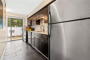 1129 Roselawn Ln SE, Marietta, GA 30067 - Photo 6