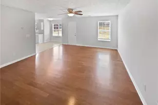 297 Lambert Overlook Cir, Carrollton, GA 30117 - Photo 8