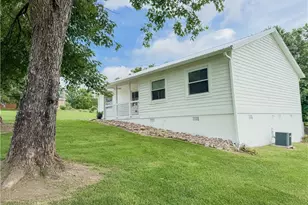 3905 Hunt Dr, Gainesville, GA 30507 - Photo 2