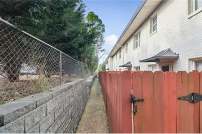 2477 N Decatur Road #B4, Decatur, GA 30033 - Photo 24