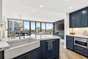 700 Park Regency Pl NE, Atlanta, GA 30326 - Photo 18