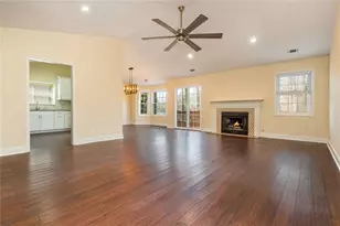 4207 Harris Ridge Ct, Roswell, GA 30076 - Photo 2