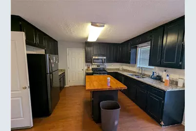 10581 Sourwood Court, Jonesboro, GA 30238 - Photo 4