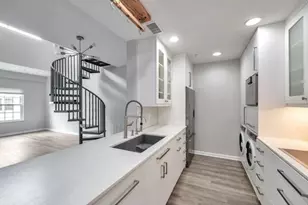 1074 Peachtree Walk NE, Atlanta, GA 30309 - Photo 1