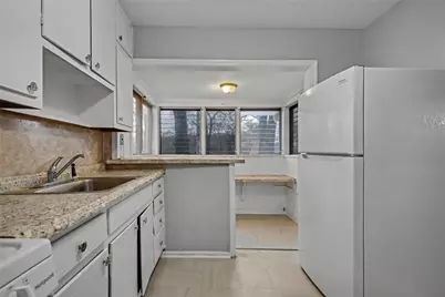 725 Matilda Place NW, Atlanta, GA 30318 - Photo 10