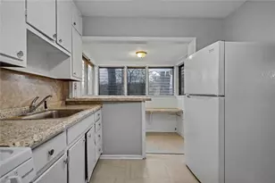 725 Matilda Pl NW, Atlanta, GA 30318 - Photo 10