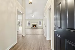 821 Beranda Cir, Douglasville, GA 30134 - Photo 4