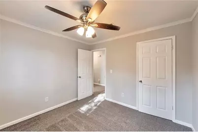 1012 Mainstreet Lake Drive, Stone Mountain, GA 30088 - Photo 18