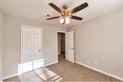 1012 Mainstreet Lake Drive, Stone Mountain, GA 30088 - Photo 16