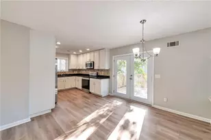 1012 Mainstreet Lake Dr, Stone Mountain, GA 30088 - Photo 6