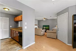 671 Windchase Ln, Stone Mountain, GA 30083 - Photo 4