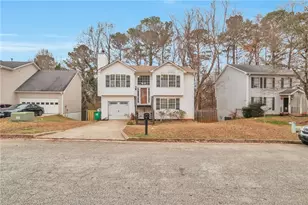 5918 Crescent Ridge Ct, Lithonia, GA 30058 - Photo 2