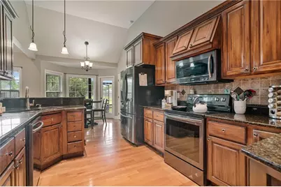 166 Woodford Way SE, Calhoun, GA 30701 - Photo 4