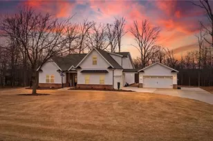 246 Emmaline Ln, Jefferson, GA 30549 - Photo 2