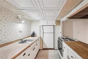 2121 Skytop Dr, Stone Mountain, GA 30087 - Photo 24