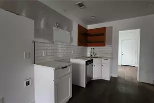 296 Thornton St SW, Atlanta, GA 30315 - Photo 10