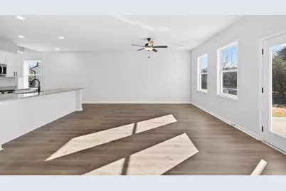 594 Madison Street #100, Commerce, GA 30529 - Photo 8