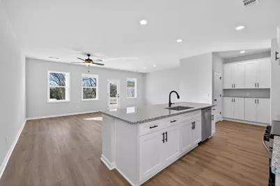 594 Madison Street #100, Commerce, GA 30529 - Photo 2