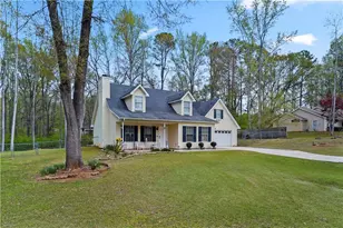 135 Creekview Dr, Newnan, GA 30263 - Photo 2