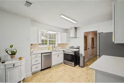 135 Creekview Dr, Newnan, GA 30263 - Photo 10