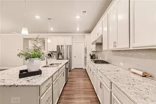 555 Timberbrook Dr, Sharpsburg, GA 30277 - Photo 8