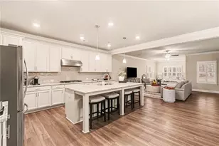 555 Timberbrook Dr, Sharpsburg, GA 30277 - Photo 6