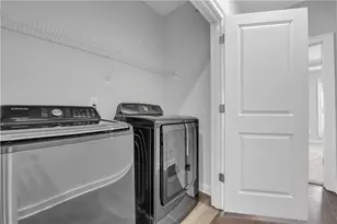 552 Ember Ln, Atlanta, GA 30318 - Photo 42