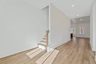 8340 Creekside Overlook Dr, Gainesville, GA 30506 - Photo 6