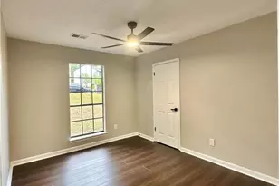 8198 Winewood Ct, Riverdale, GA 30274 - Photo 16