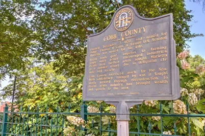 3275 Hilltop Circle, Marietta, GA 30066 - Photo 10