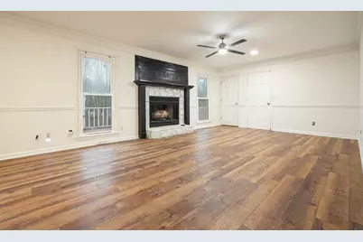 402 W Leslie Court, Woodstock, GA 30188 - Photo 18