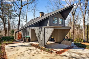 556 Embry Ln, Marietta, GA 30066 - Photo 2