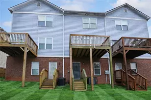 2145 Hollywood Dr NW, Atlanta, GA 30318 - Photo 16