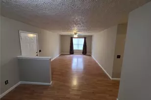 6101 Fairington Village Dr, Lithonia, GA 30038 - Photo 2