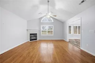 2128 Carefree Cir, Marietta, GA 30062 - Photo 4