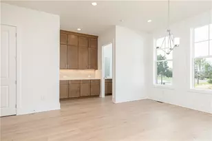 2244 Crestview Dr, Brookhaven, GA 30319 - Photo 8