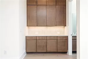 2244 Crestview Dr, Brookhaven, GA 30319 - Photo 6