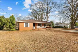 104 Denham St, Thomaston, GA 30286 - Photo 2