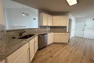 3720 Crescent Walk Ln, Suwanee, GA 30024 - Photo 4