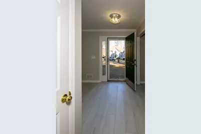 151 Lakeside Drive NW, Kennesaw, GA 30144 - Photo 2