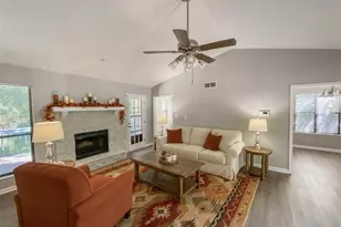 3331 Cottonwood Ln, Snellville, GA 30078 - Photo 4