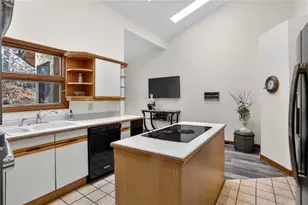 365 Crosstree Ln, Sandy Springs, GA 30328 - Photo 10
