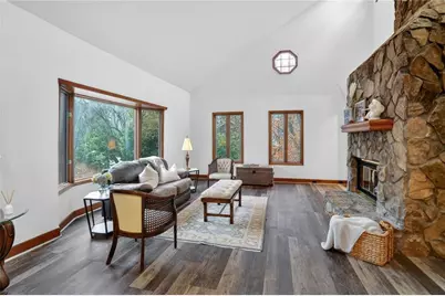 365 Crosstree Lane, Sandy Springs, GA 30328 - Photo 4