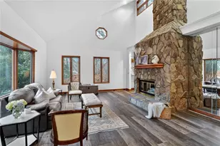 365 Crosstree Ln, Sandy Springs, GA 30328 - Photo 2