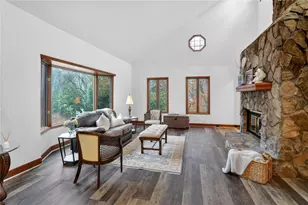 365 Crosstree Ln, Sandy Springs, GA 30328 - Photo 8