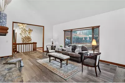 365 Crosstree Lane, Sandy Springs, GA 30328 - Photo 8
