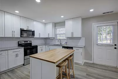 241 McIntosh Avenue NE, Marietta, GA 30060 - Photo 10